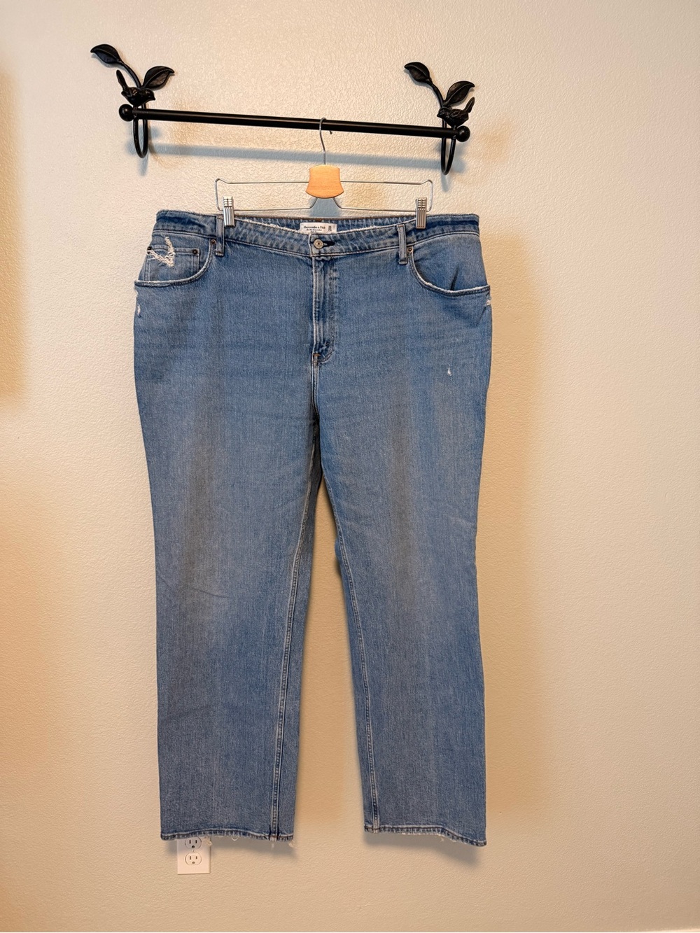 Abercrombie & Fitch Curve Love The 90’s Relaxed Jean High Rise size 35/20 Long